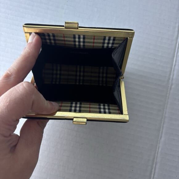 Burberry Wallet. Burberry Snap Coin‎ Wallet - Picture 6 of 8